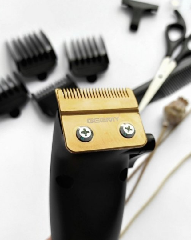 Машинка для стрижки волосся Geemy GM-8O7 титанові леза, провідна, 4 установки довжини Чорний з Червоним