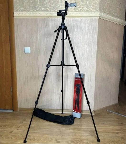 Штатив для фотоапарата та смартфона Weifeng WT-3520 висота 140 см трипод для зйомки